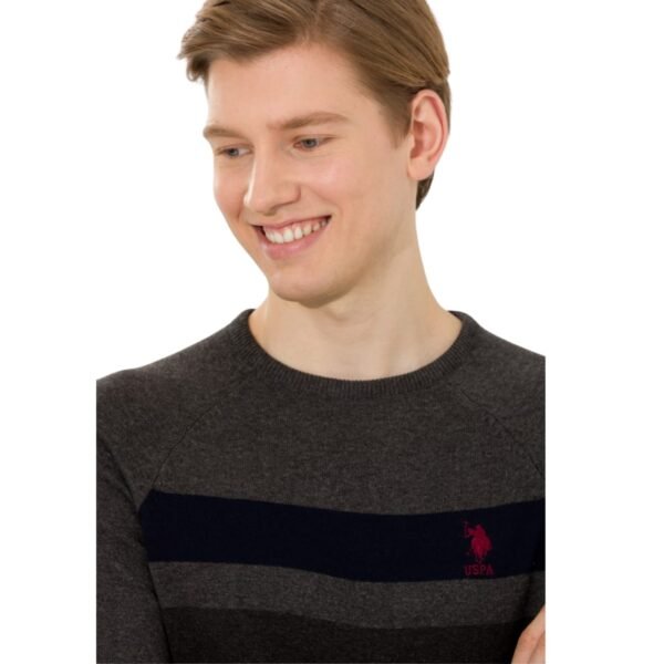 Men's pullover
