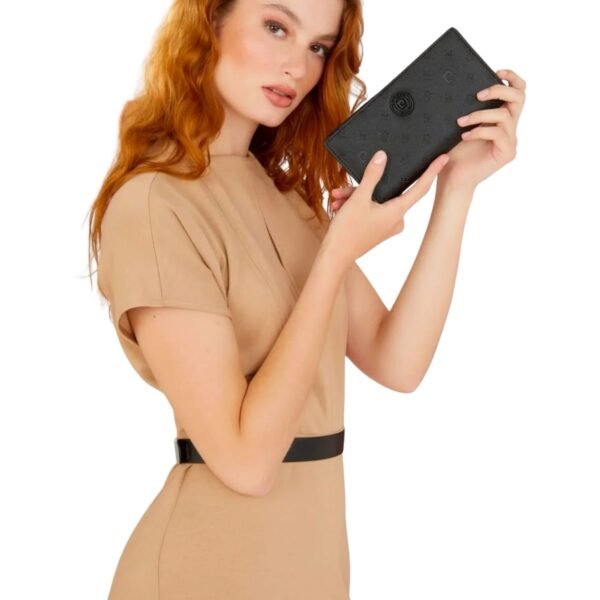 Woman’s Black Wallet